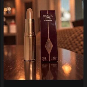 Charlotte Tilbury K.I.S.S.I.N.G Lipstick in Yes Honey